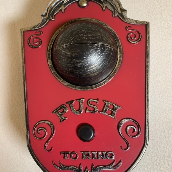 Gemmy Halloween Spooky Talking Moving Doorbell decor - Picture 5 of 7